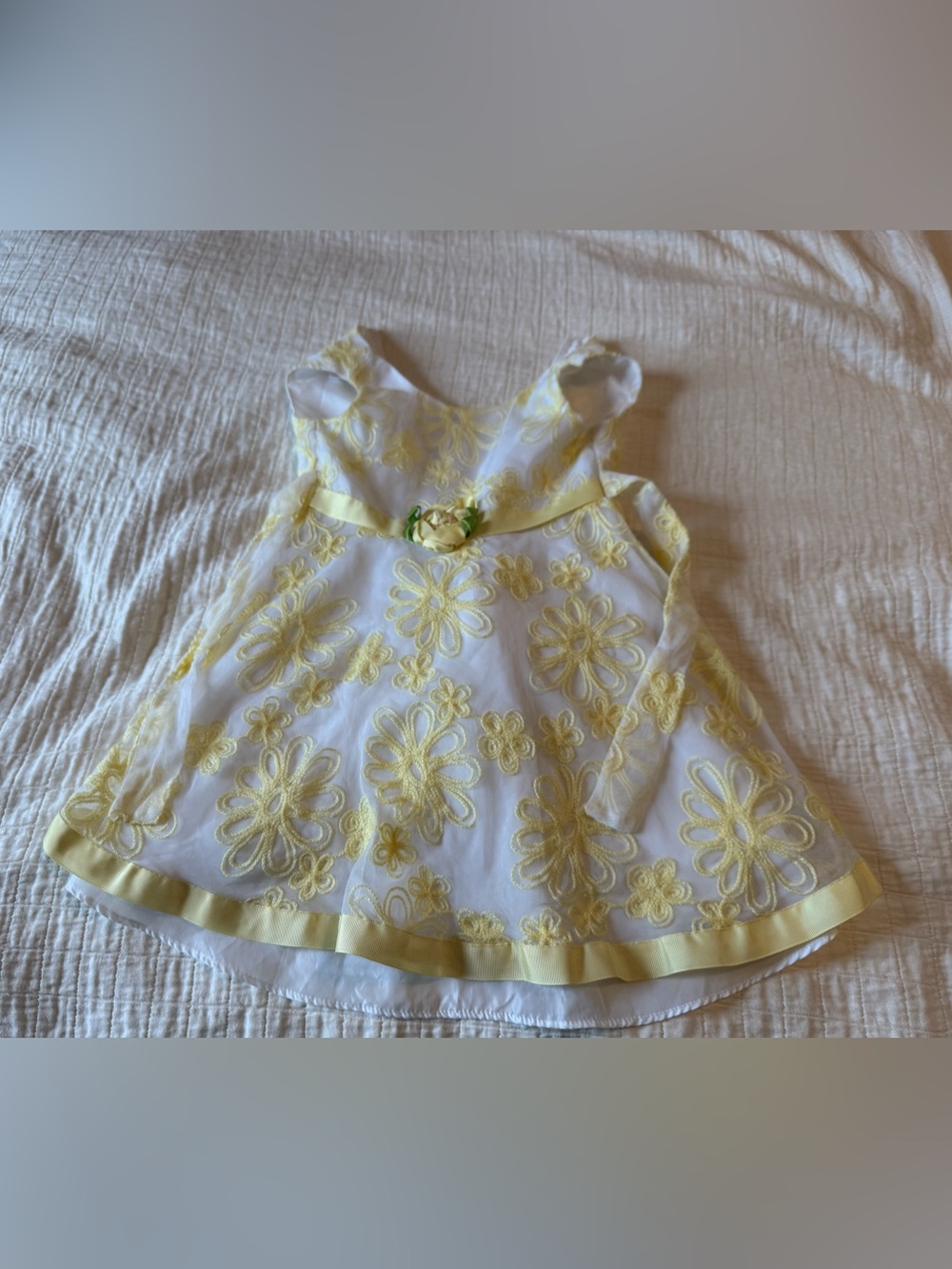 Jessica Ann White and Yellow Girls Dress with Green Accents Dress only size four